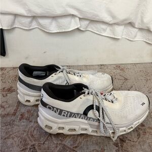 OnCloud black and white Women’s cloudmonsters